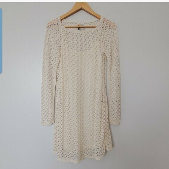 Mimi Chica Dresses & Skirts - Mimi Chica Cream Crochet Long Sleeve Dress